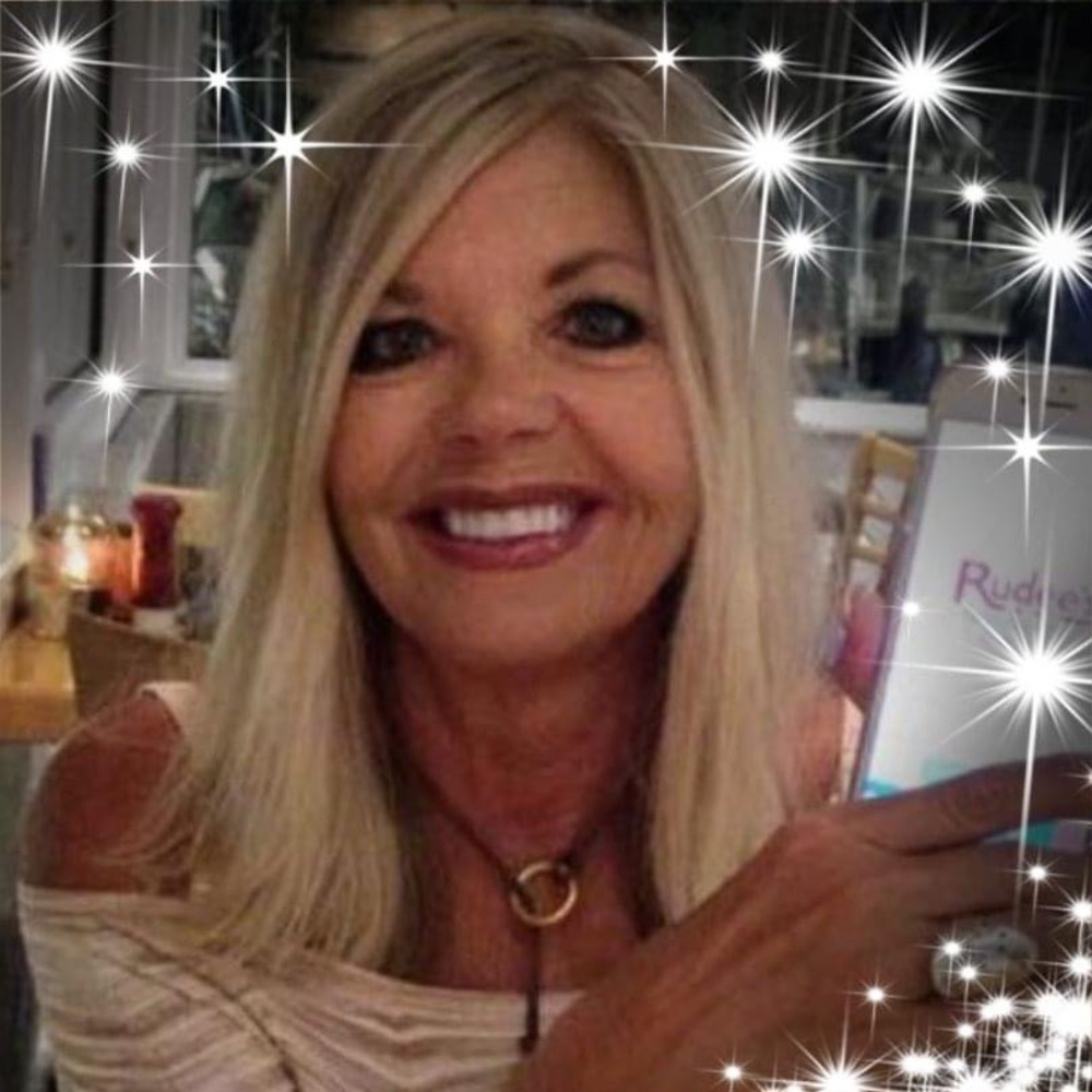 Meet your Posher, Debbie